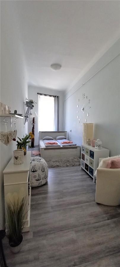 Imadnivalo Apartman Kozponti Helyen Appartement