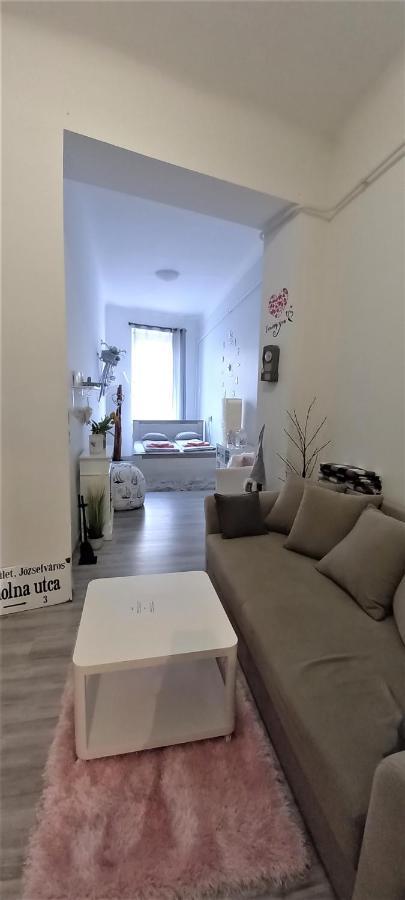 Imadnivalo Apartman Kozponti Helyen Appartement